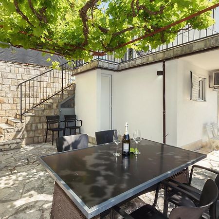 Family House Grey Apartment Duboka ภายนอก รูปภาพ