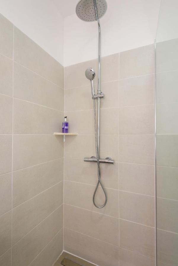 Family House Grey Apartment Duboka ภายนอก รูปภาพ