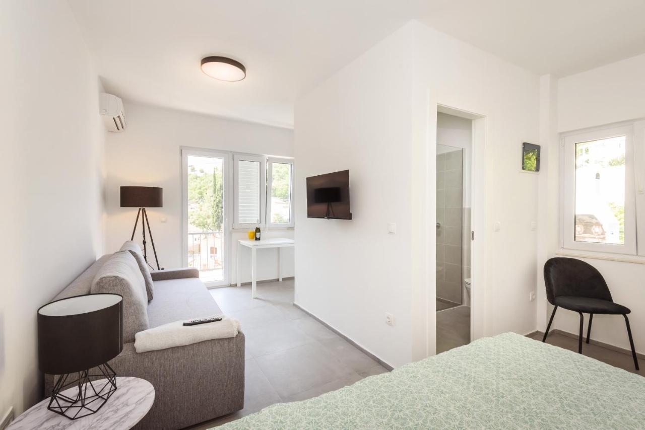 Family House Grey Apartment Duboka ภายนอก รูปภาพ