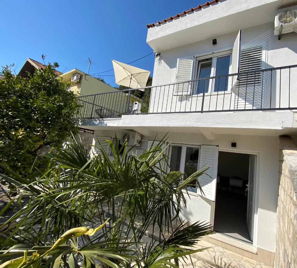 Family House Grey Apartment Duboka ภายนอก รูปภาพ